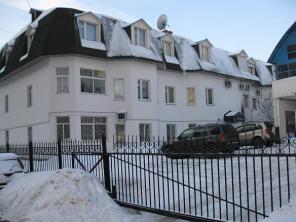 Продается 3х-комнатная квартира в особняке (есть гараж)