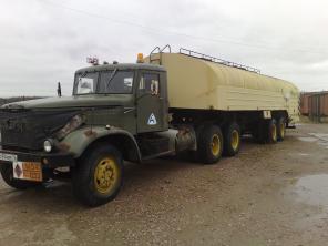 Бензовоз АТЗ-22 на базе тягач Краз-256 1991 года выпуска, цистерна 22 куба, состояние отличное, продается срочно, торг
