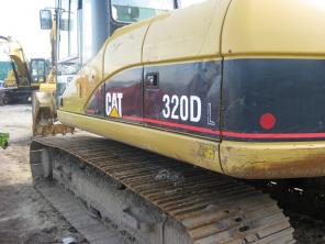 Гусеничный экскаватор CATERPILLAR 320DL, 2006 г.в., 2700 м/ч, 3300 т.р.