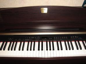 Цифровое пианино Yamaha CLP-330 Clavinova