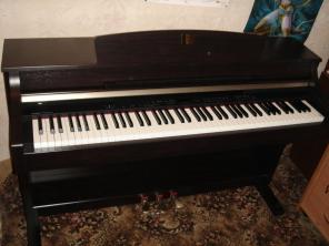 Цифровое пианино Yamaha CLP-330 Clavinova