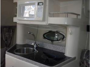 Катер Cruiser, 270Fiesta Vee,2001г.в. Длинна:27”.GPS. ТВ цифровая антенна.