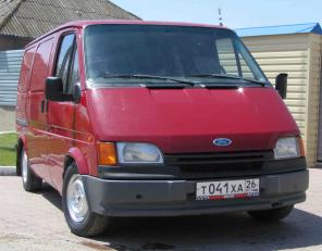 продаю Freighliner cst120 и Ford transit грузовой фургон 1991г
