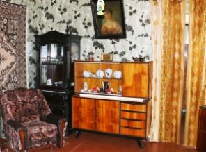 Полдома с земельным участком в центре города