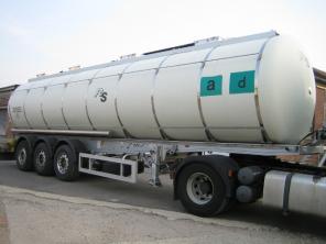 Полуприцеп-цистерна для транспортировки молока, растительного масла и других пищевых жидкостей