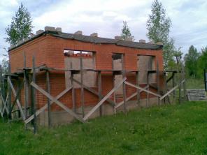 Продаю срочно кирпичный недостроенный дом 50 кв м
