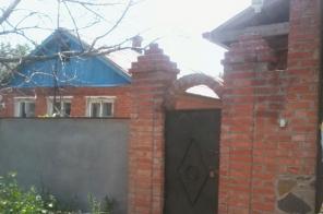 Продам жилой дом с магазином.