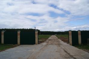 Земля ИЖС с коммуникациями.