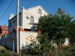 Продаю дом в п. Новознаменский