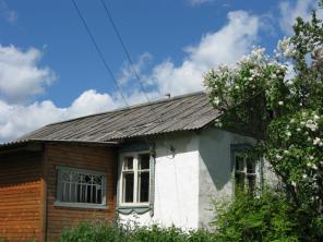 Дом в деревне 200 км от Москвы.