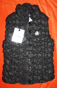 Жилетки Moncler