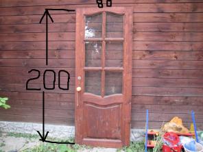 Дверь деревянная продаются.