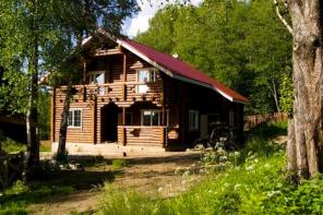 Продается дом, Новорижское шоссе, 65км от МКАД,2-этажн, оцил. бревно, 240кв.м. Участок 15сот. (факт.25), лесные деревья, охраняемое СНТ, по границе речка, пруд, лес.