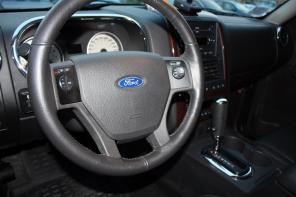 Внедорожник Ford Explorer