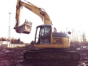   Komatsu PC228USLC-3, 2001.
