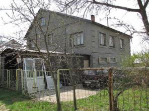 Дом 3х этажный в д.Шапкино Коломенского района.100 км от Москвы . участок 16 соток