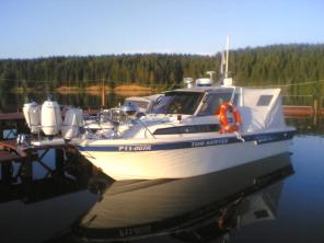 Продам катер Yamaha FR-23 (дл. 7,5 метра), каютный, с мотором Suzuki DF 140 TL, 2008 г.в
