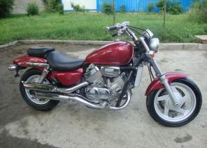 Продаю чоппер Honda Magna750
