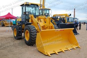 Фронтальный погрузчик XCMG LW300F 1.8м3 2011 года