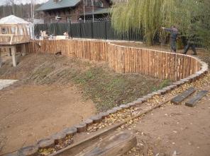 Укрепления берега лиственницей пруда, водоёма, рек.