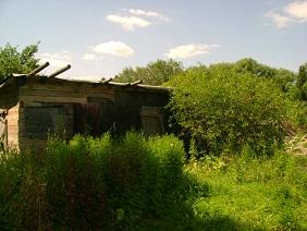 Участок Волоколамского района в селе Спасс. Площадью 7 соток в центре. Обжитое красивое место с газом(30метров) и электричеством.