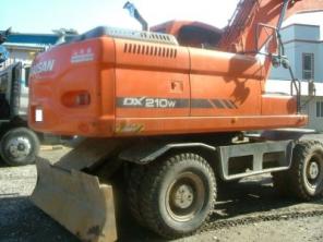 Колесный экскаватор Doosan DX210W
