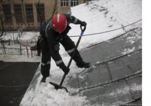 УБОРКА СНЕГА В САМАРЕ. УБОРКА СНЕГА С КРЫШ. ОЧИСТКА КРОВЛИ. ОЧИСТКА КРЫШ ОТ НАЛЕДИ