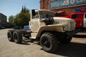 Автомобиль УРАЛ-4320