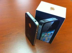 Завод разблокирована Apple iPhone 4 черных 32 запечатанных новых