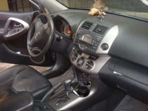 Продается Toyota Rav 4 в наличии