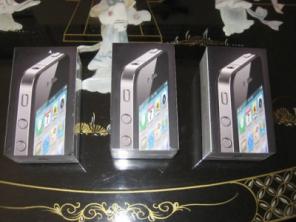 Apple ® iPhone 4 16GB/32GB Factory Unlock/Apple iPad 2 64GB