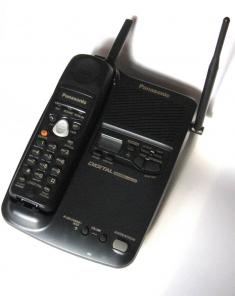 Радиотелефон Panasonic KX-TC1503В(пр-во: Мексика) новый - 2600руб.