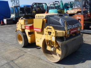 Продается каток DYNAPAC CC142с