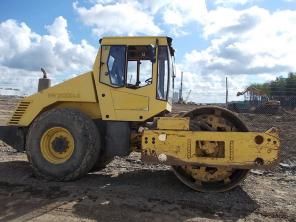 Каток грунтовый BOMAG BW 213DH-3, 2002 года.