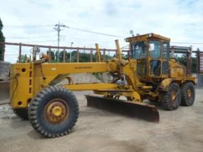 Продается грейдер KOMATSU GD705A.