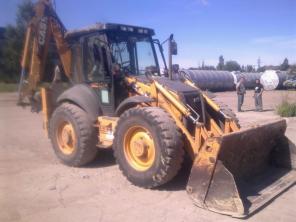 Экскаватор-погрузчик CASE 695R, 2006 года.