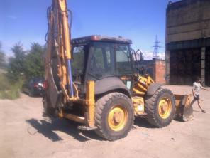 Экскаватор-погрузчик CASE 695R, 2006 года.