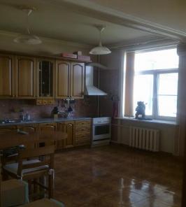 Сдаём 3х комнатную квартиру, площадью 100м.