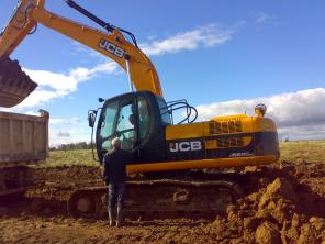 Гусеничный экскаватор JCB JS220 SC