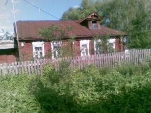 Продается крепкий бревенчатый угловой дом площадью 70 кв.м