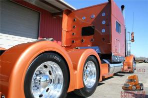 Седельный тягач Peterbilt 389