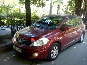 Продам Nissan Tiida 1.6 AT