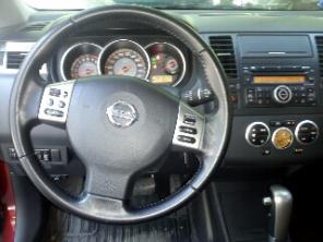 Продам Nissan Tiida 1.6 AT