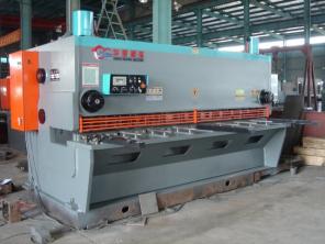 гидравлическая гильотина QC11Y 16х2500