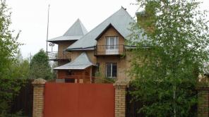 Продам кирпичный коттедж