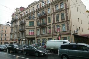 200 кв.м. за 138 000 руб. на Большом проспекте П.С.