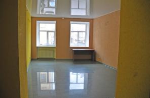 Офис на Фонтанке с окнами на БДТ, 156м2