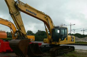   KOMATSU PC240LC-8