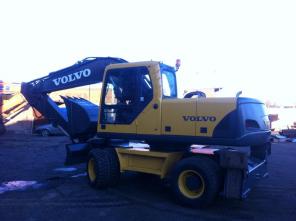 Колесный экскаватор Volvo EW180