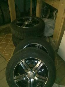 Продаю шины с дисками zormer.185/65R15,не дорого.